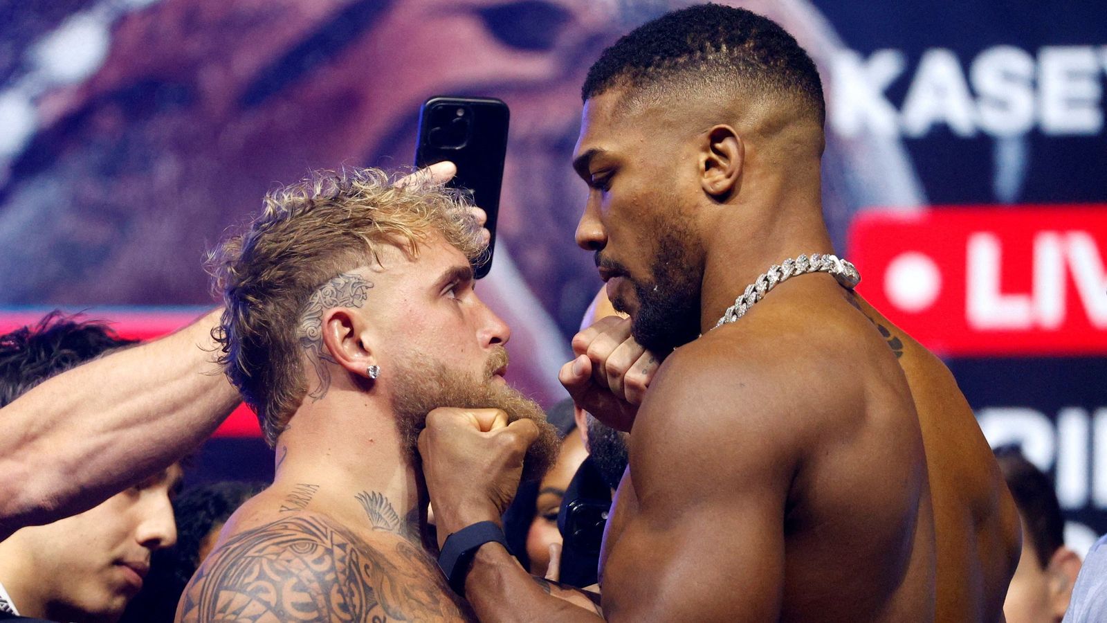 Anthony Joshua vs Jake Paul